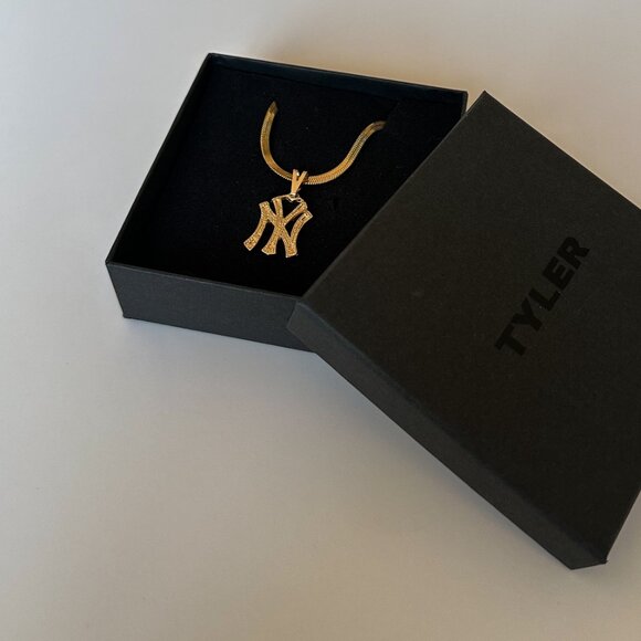 The NY Pendant on a Chain - Picture 6 of 7